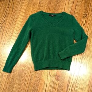 Quince Mongolian Cashmere V-Neck Sweater (S)